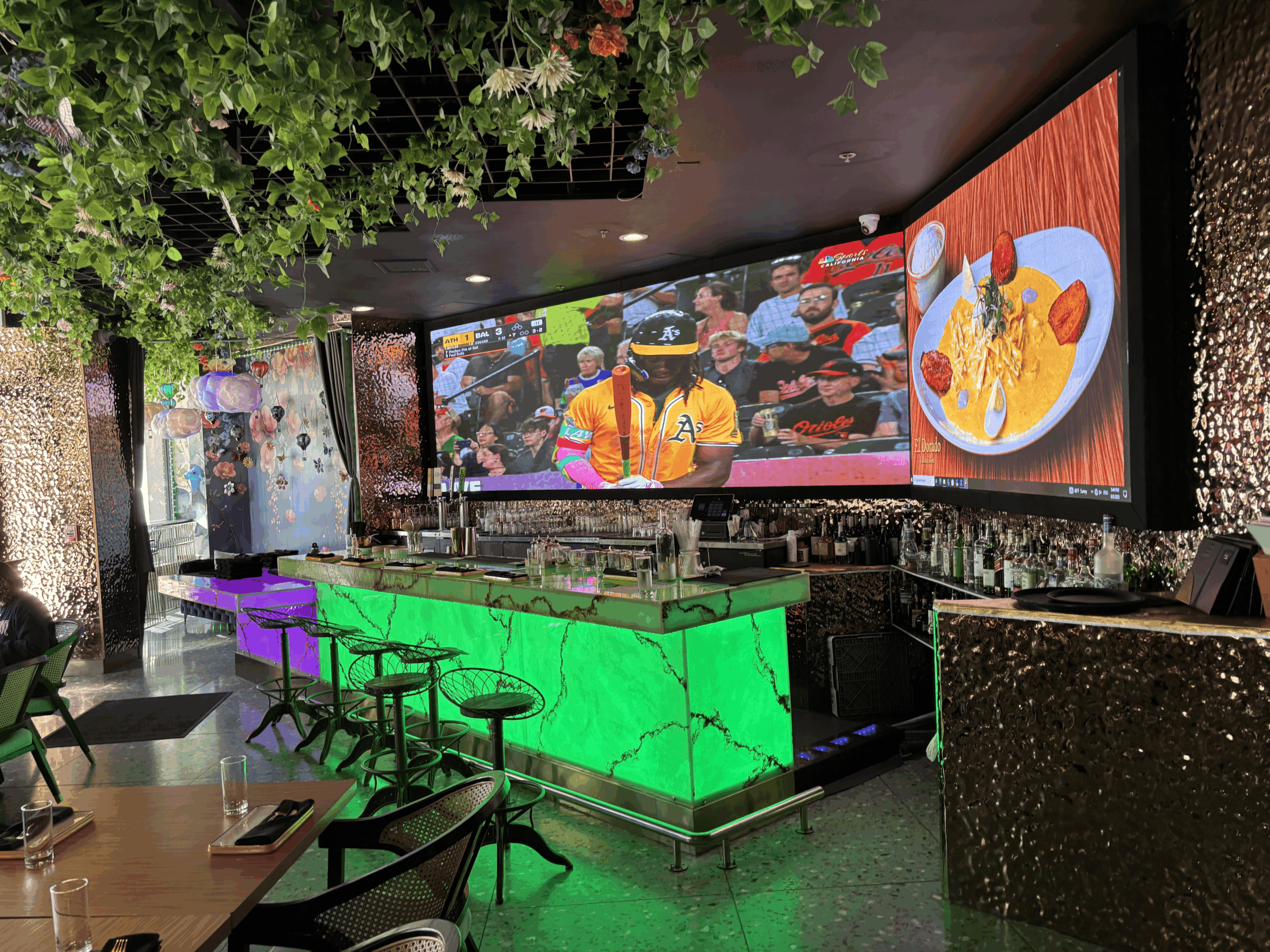 restaurant-scaled.png
